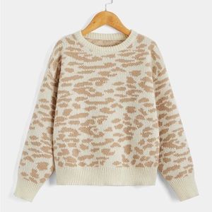 animal print crew neck